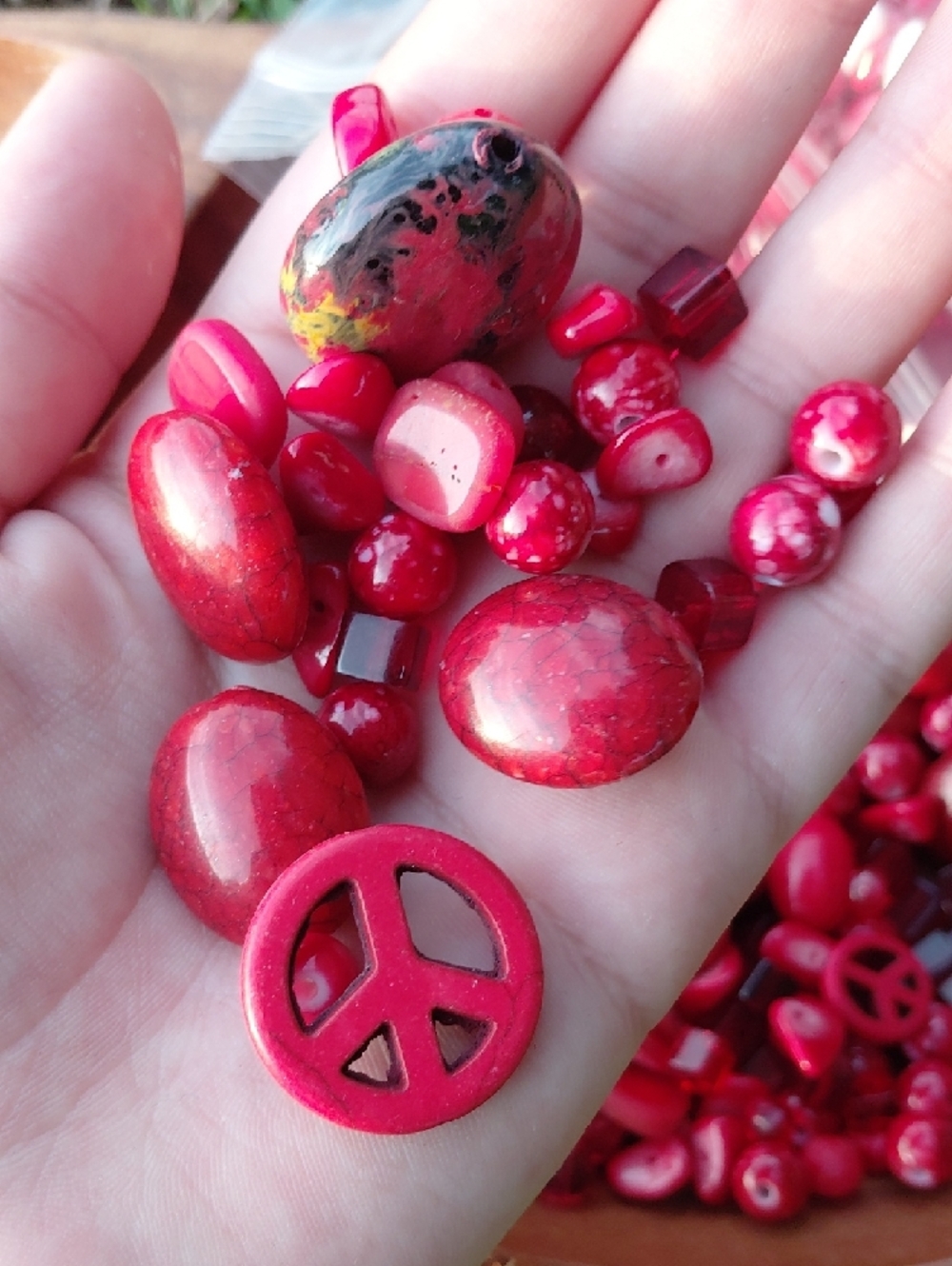 1 lb Red Mixed Beads - Picture 4 of 5